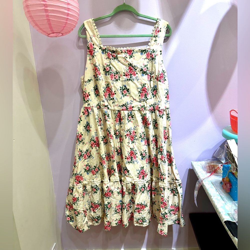 Floral Collectif Dress in Excellent Used Condition